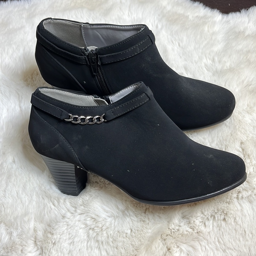 NEW Black suede leather ankle boots with chain detail